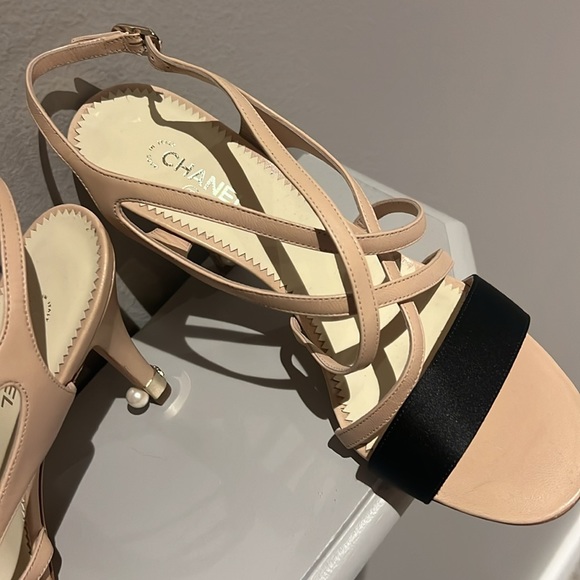 NEW CHANEL CC size 39 strapy heels - Picture 3 of 8
